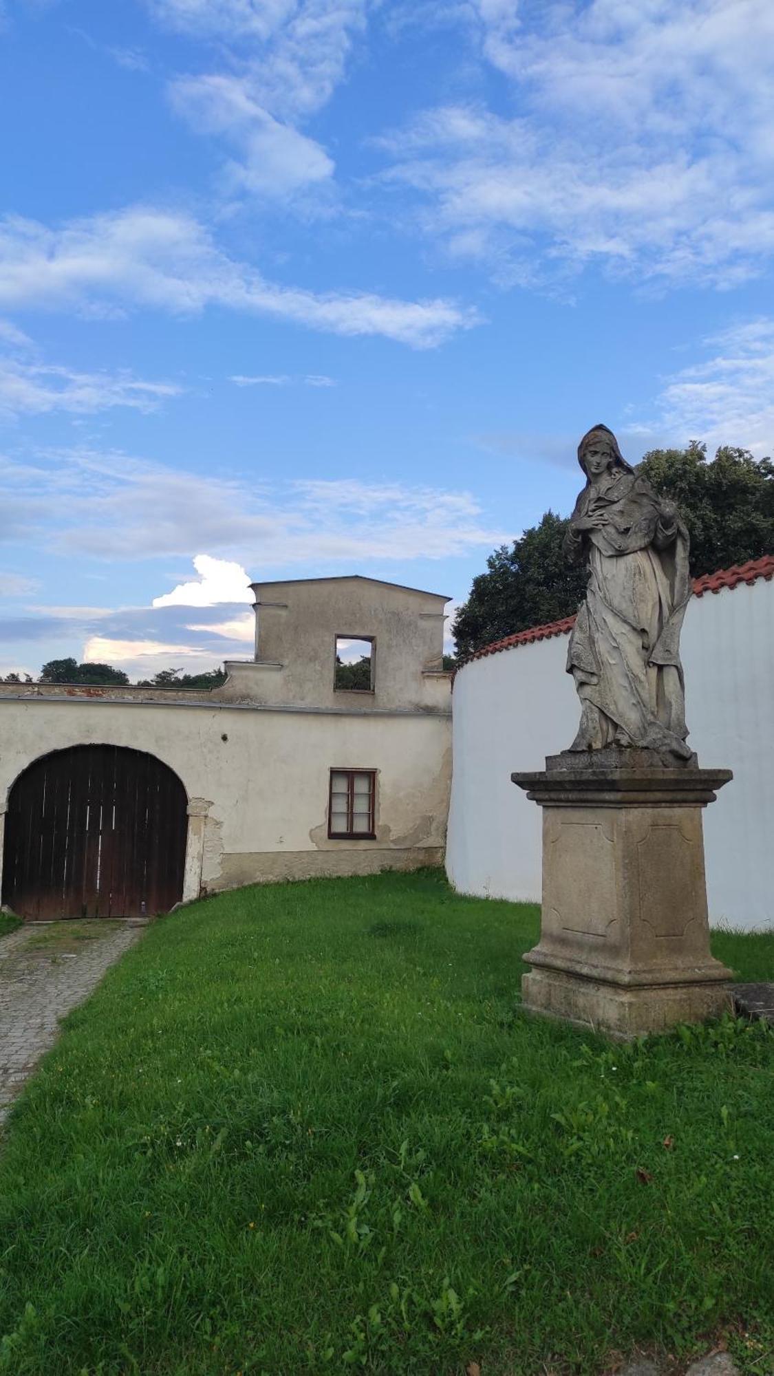 Hradecka *